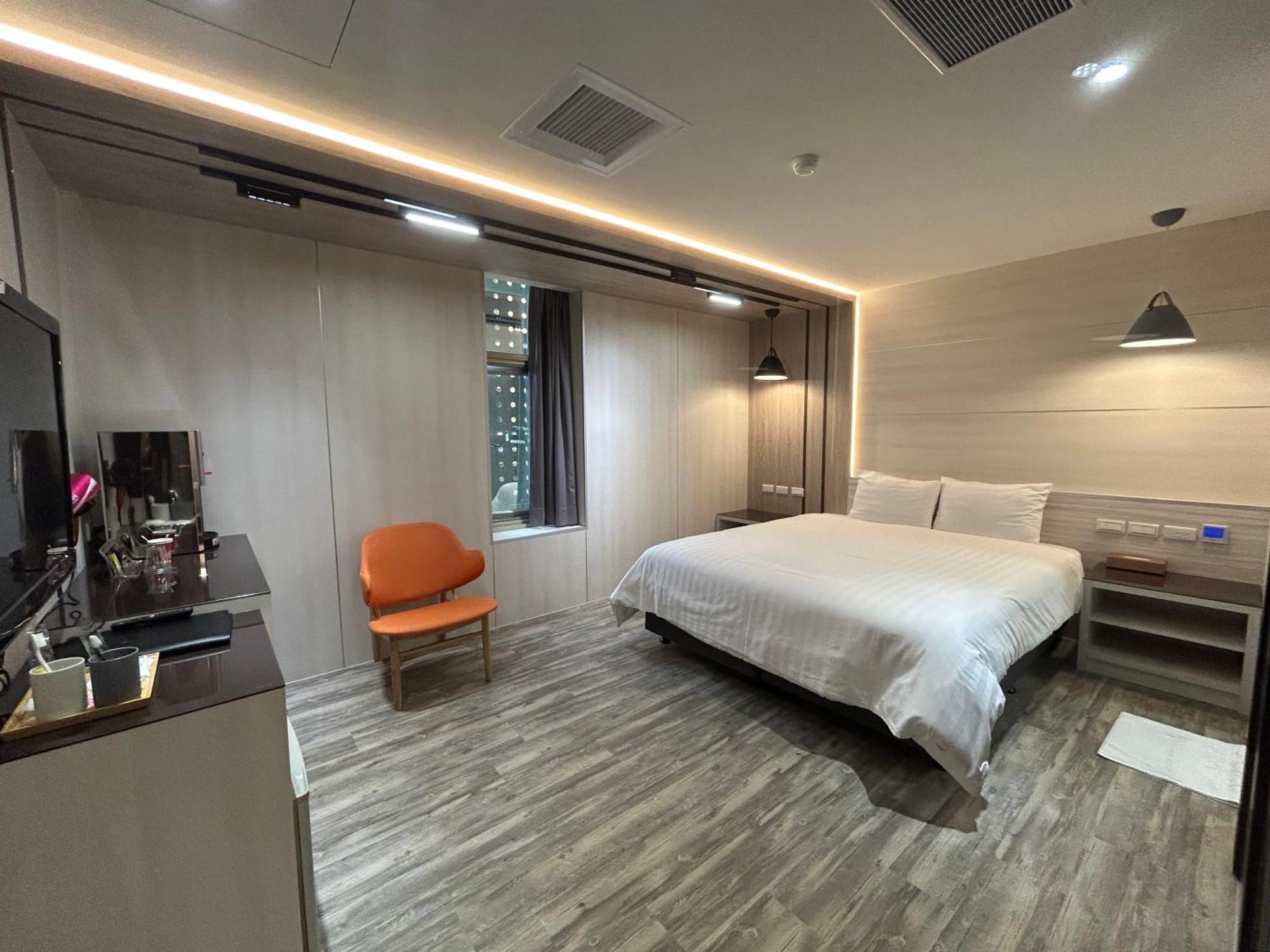 Benz Hotel Zhongli Exterior photo