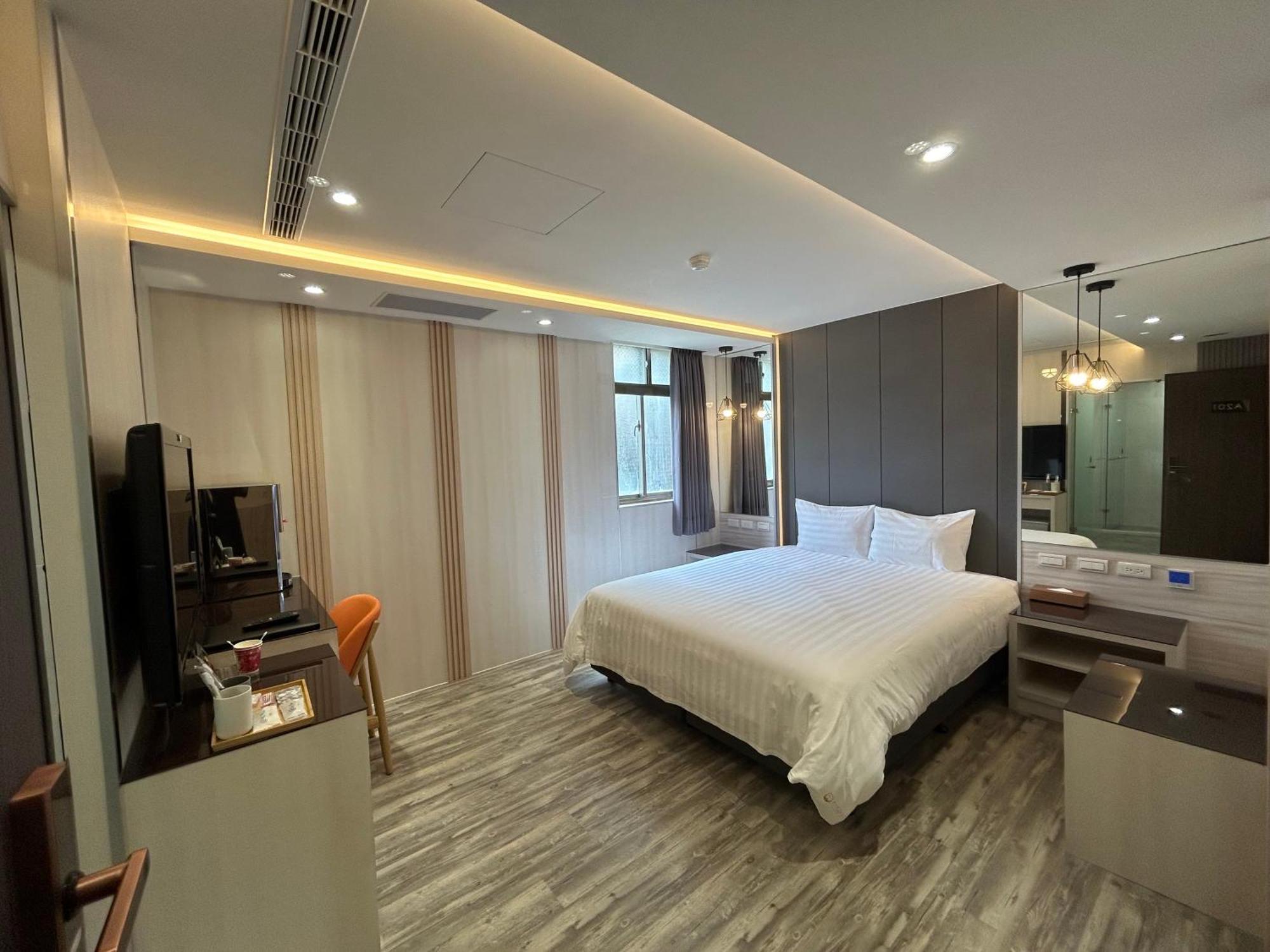 Benz Hotel Zhongli Exterior photo