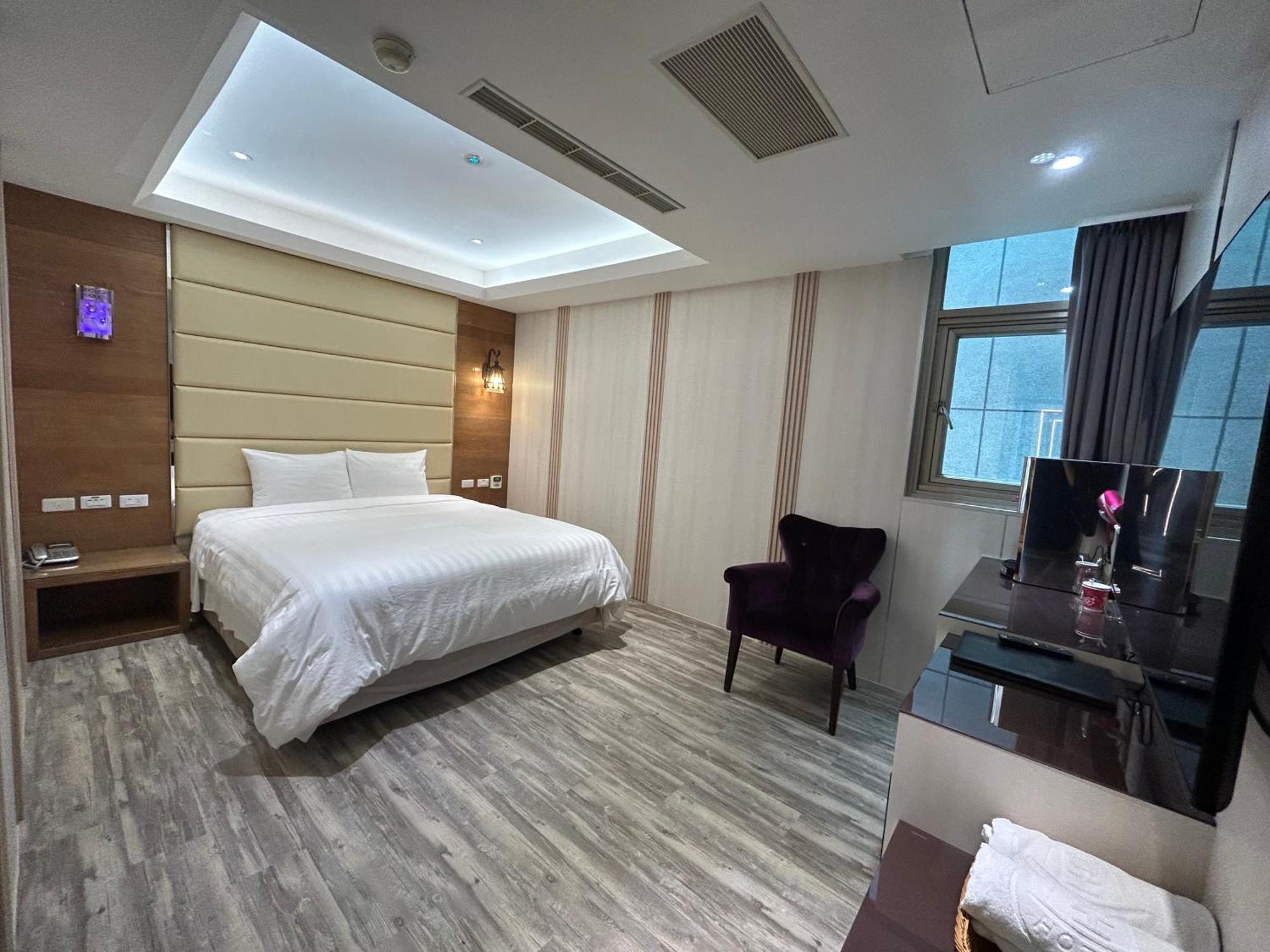 Benz Hotel Zhongli Exterior photo
